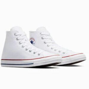 Chuck Taylor All Star Classic - Size 9 Woman ( Like New)